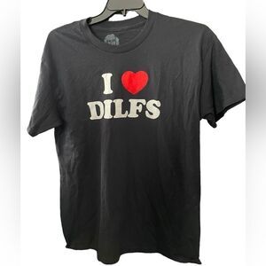 I ❤️ DILFS MENS GRAPHIC TEE SHIRT, large